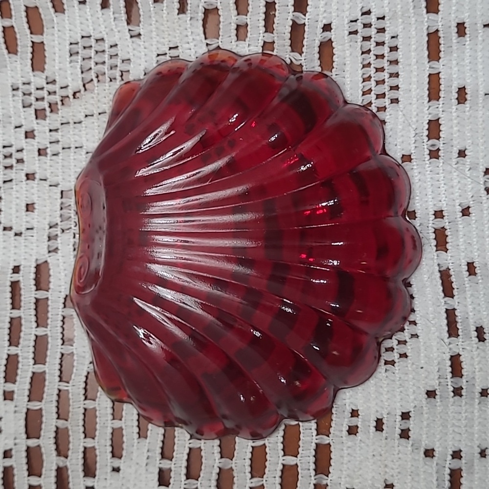 Red and Silver Decorative Shell Dish - Picture 9 of 13